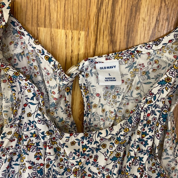 2 women’s tanks tops - Picture 3 of 5